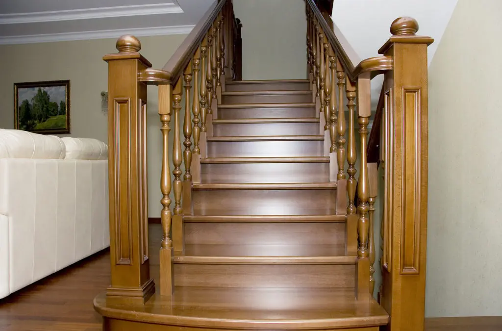 Лестницы из дерева: популярные породы древесины