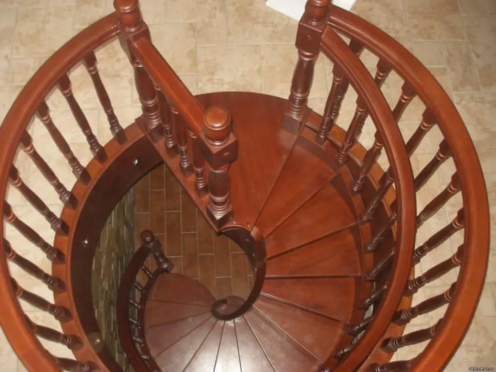 Лестница в классическом стиле